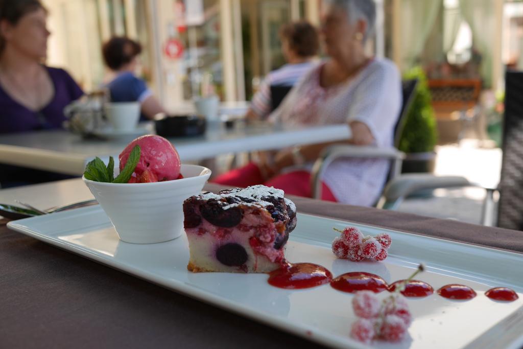 Auberge Aux Deux Sapins Montricher ภายนอก รูปภาพ
