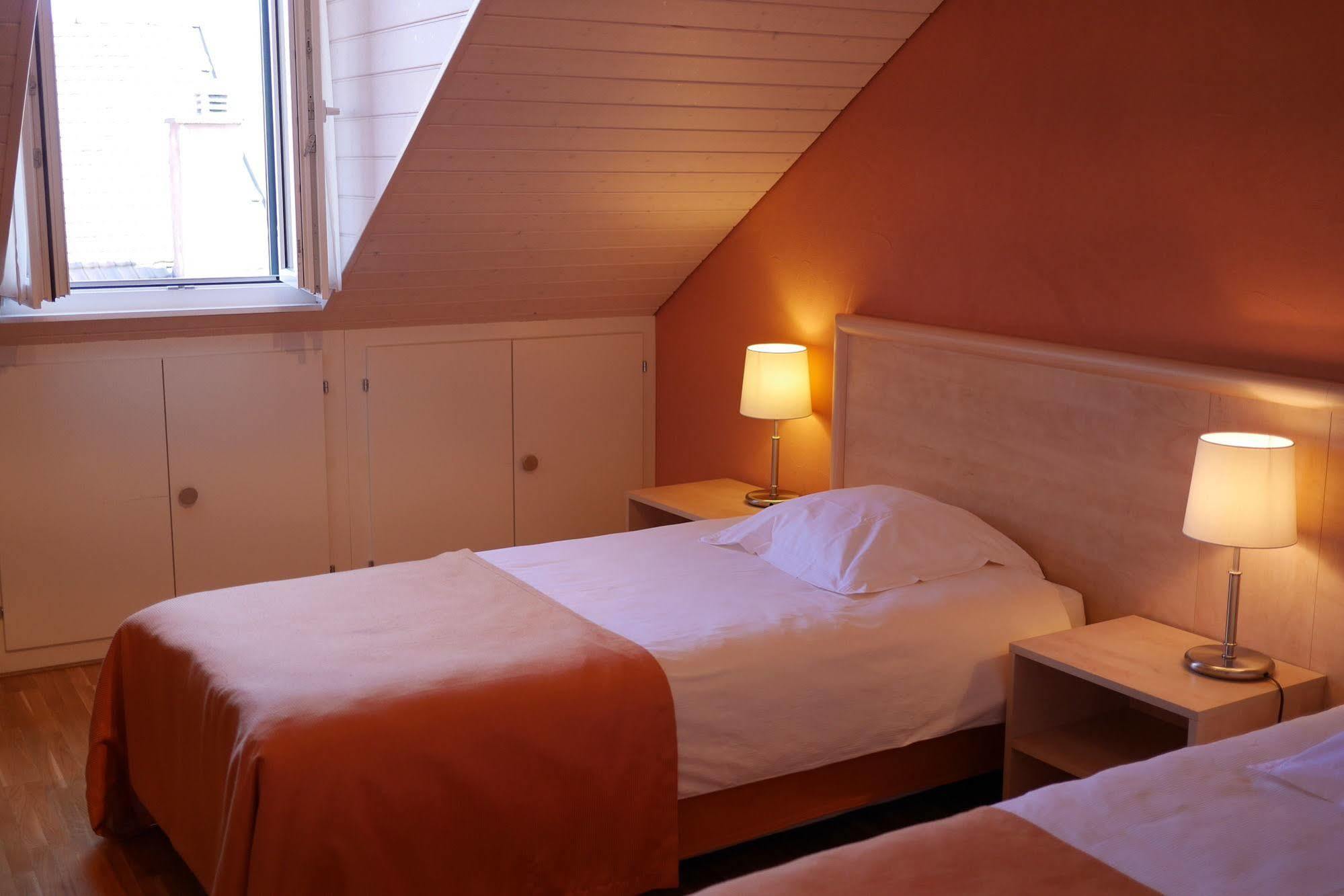 Auberge Aux Deux Sapins Montricher ภายนอก รูปภาพ