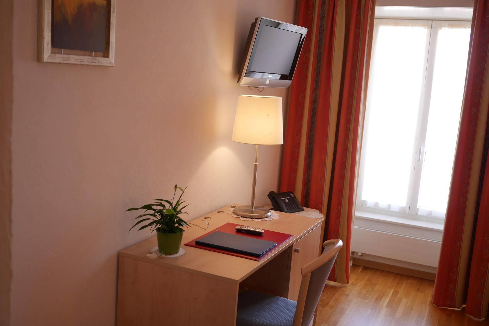 Auberge Aux Deux Sapins Montricher ภายนอก รูปภาพ